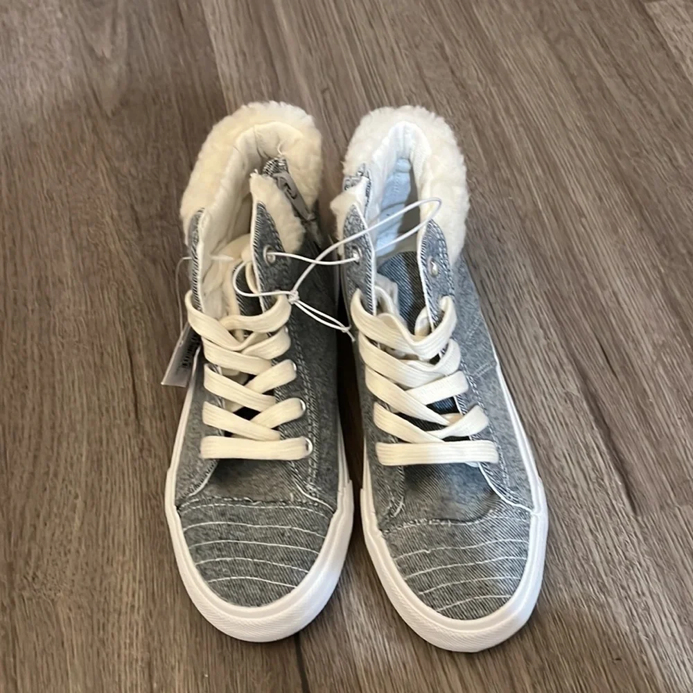 Girl High Tops || Size‎ 2Y